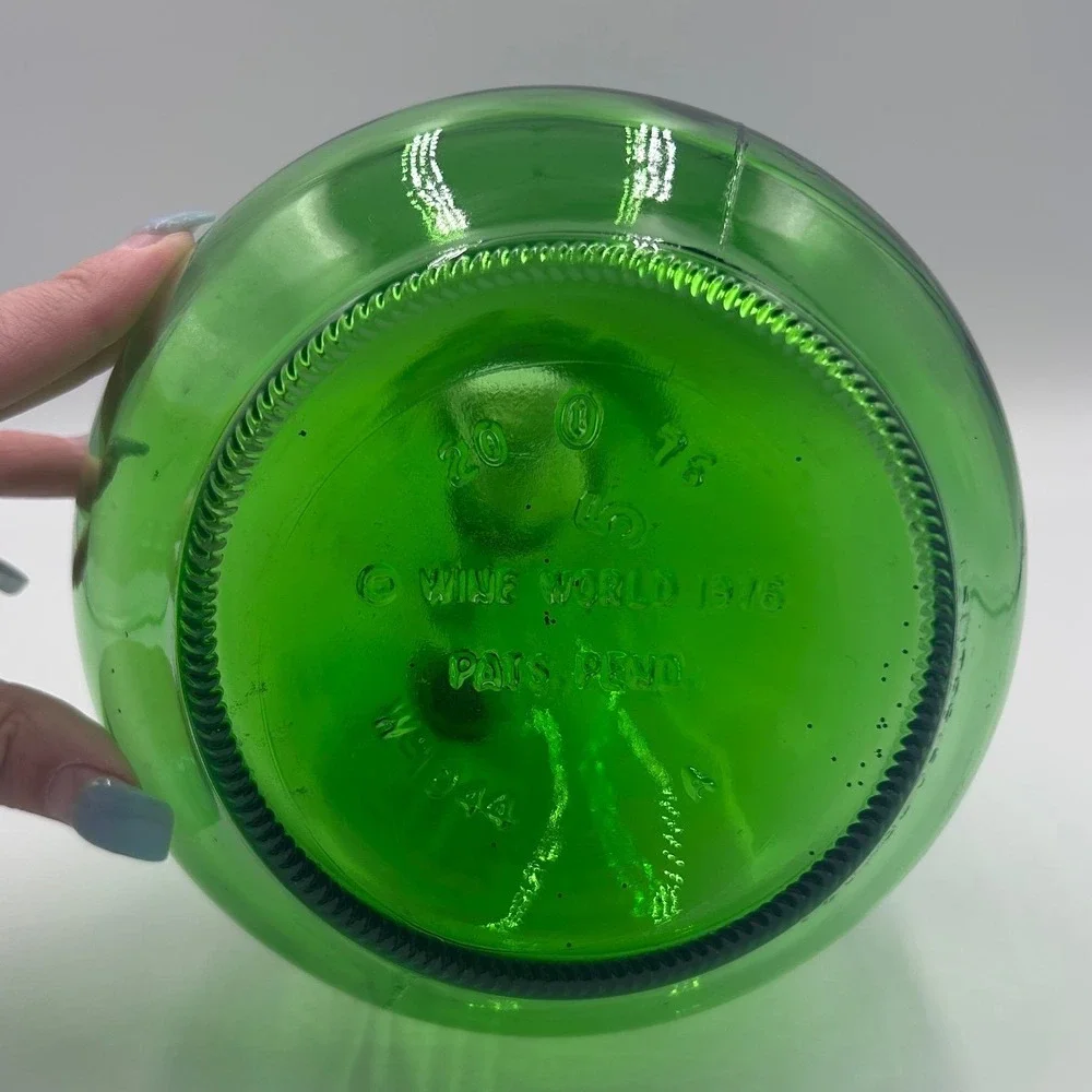 Vintage 1976 Wine World Green Glass Decanter Handled Carafe W-1044 11 Inch